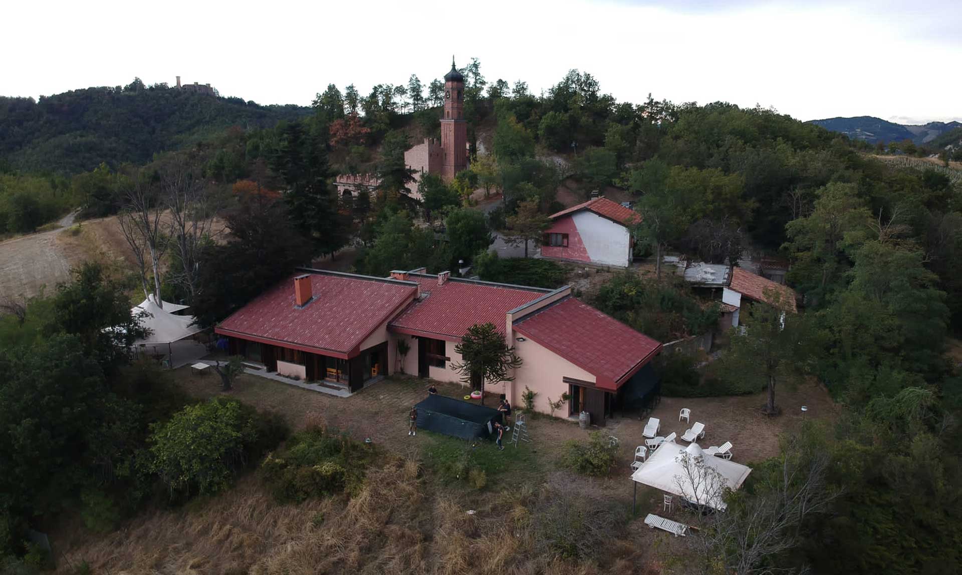 Vista dall'alto della villa - Il Vino e le Rose